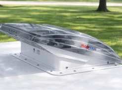 Maxxfan Deluxe 40 x 40 Dachluke mit Ventilator - transparent