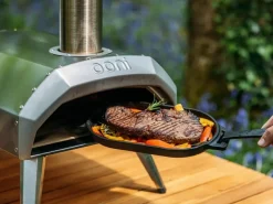 Ooni Grizzler Gusseisen-Grillpfanne